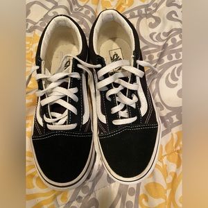 Kids VANS.  Slightly worn size 2.5
